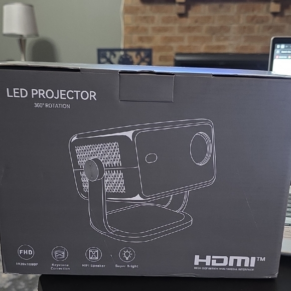 Black LED Projector with 360° Rotation - Picture 1 of 5